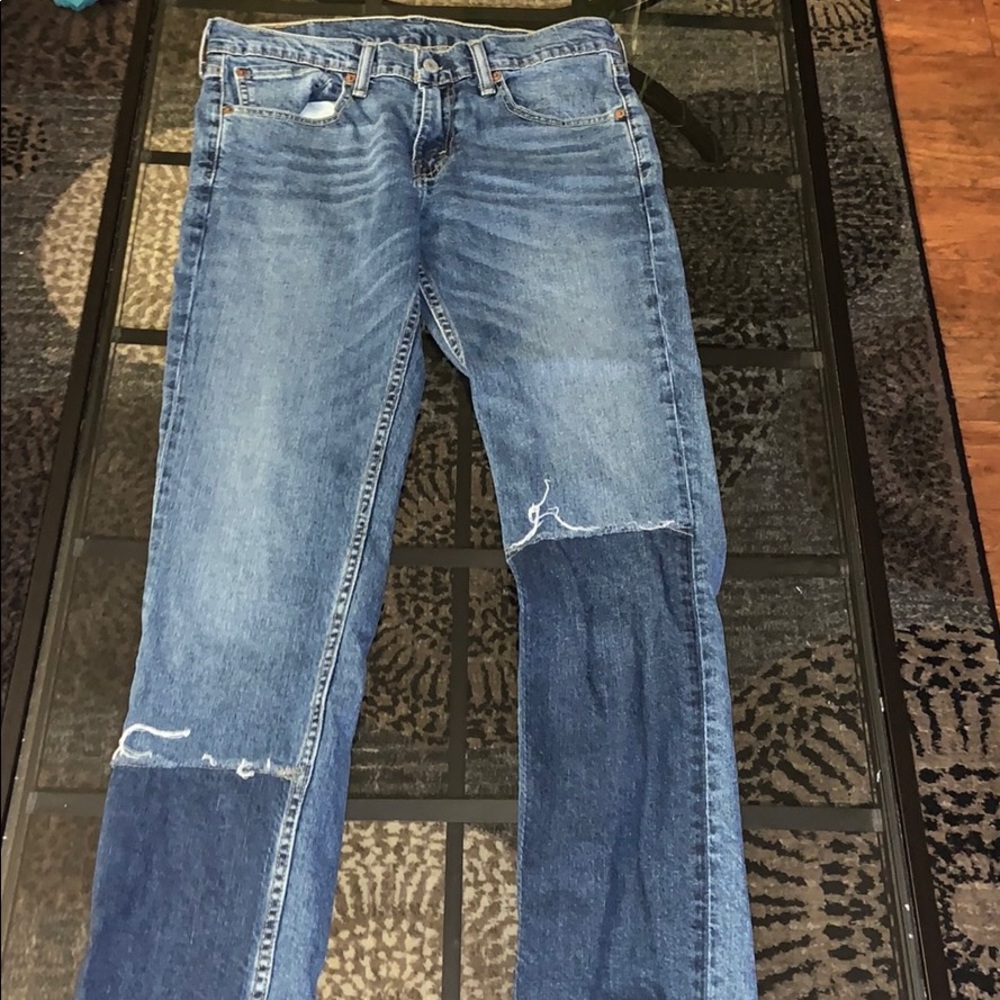 A skinny lewis blue jean.